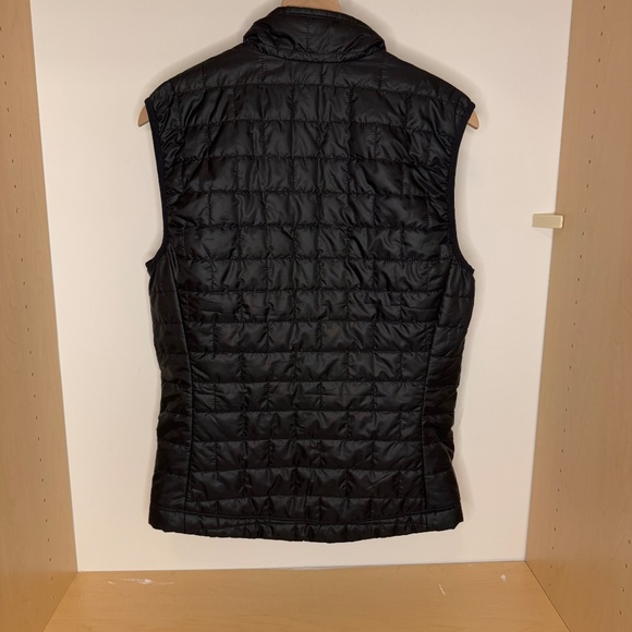 FLAWLESS NWOT Patagonia Nano Puff Vest Black STY84242 Men’s Small - Picture 3 of 5
